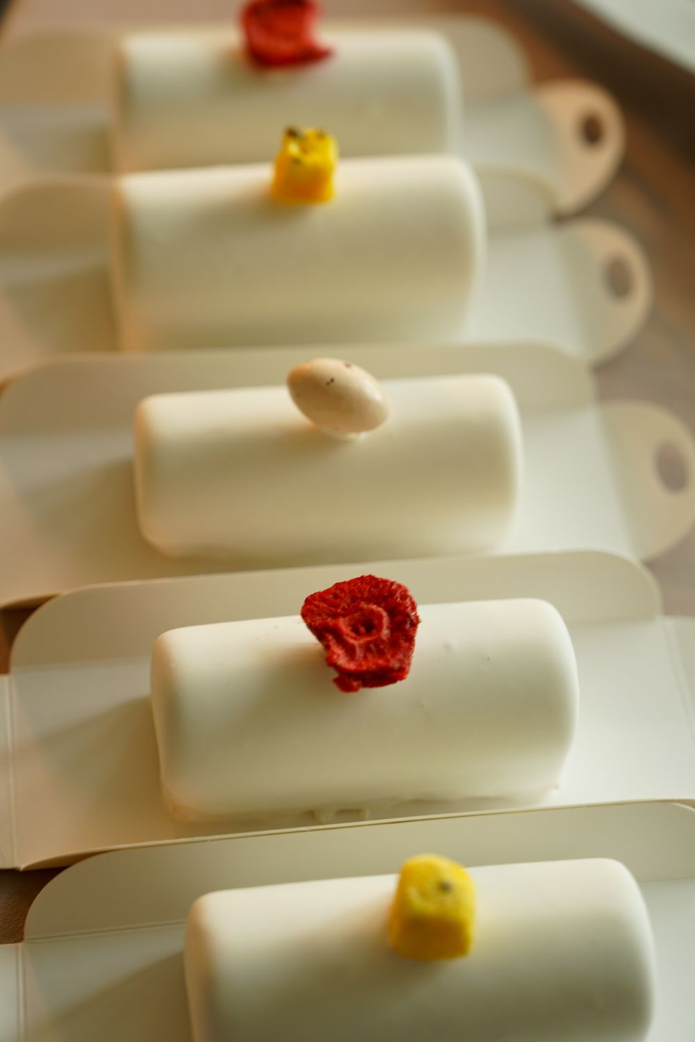 Муссовые пирожные и бенто-торты